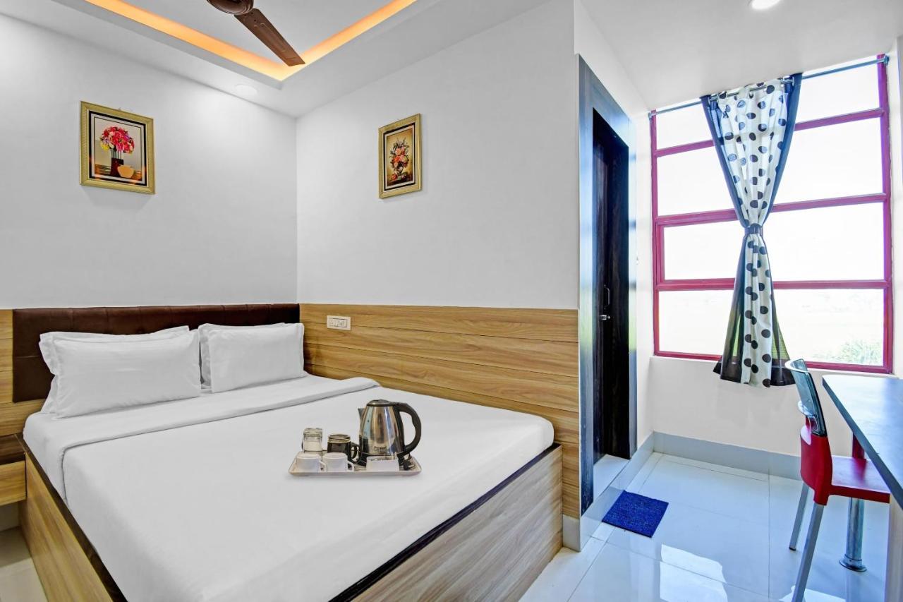 Oyo Townhouse 779 Gods County Hotel Tarapith Exterior photo