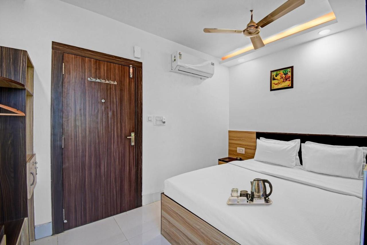 Oyo Townhouse 779 Gods County Hotel Tarapith Exterior photo