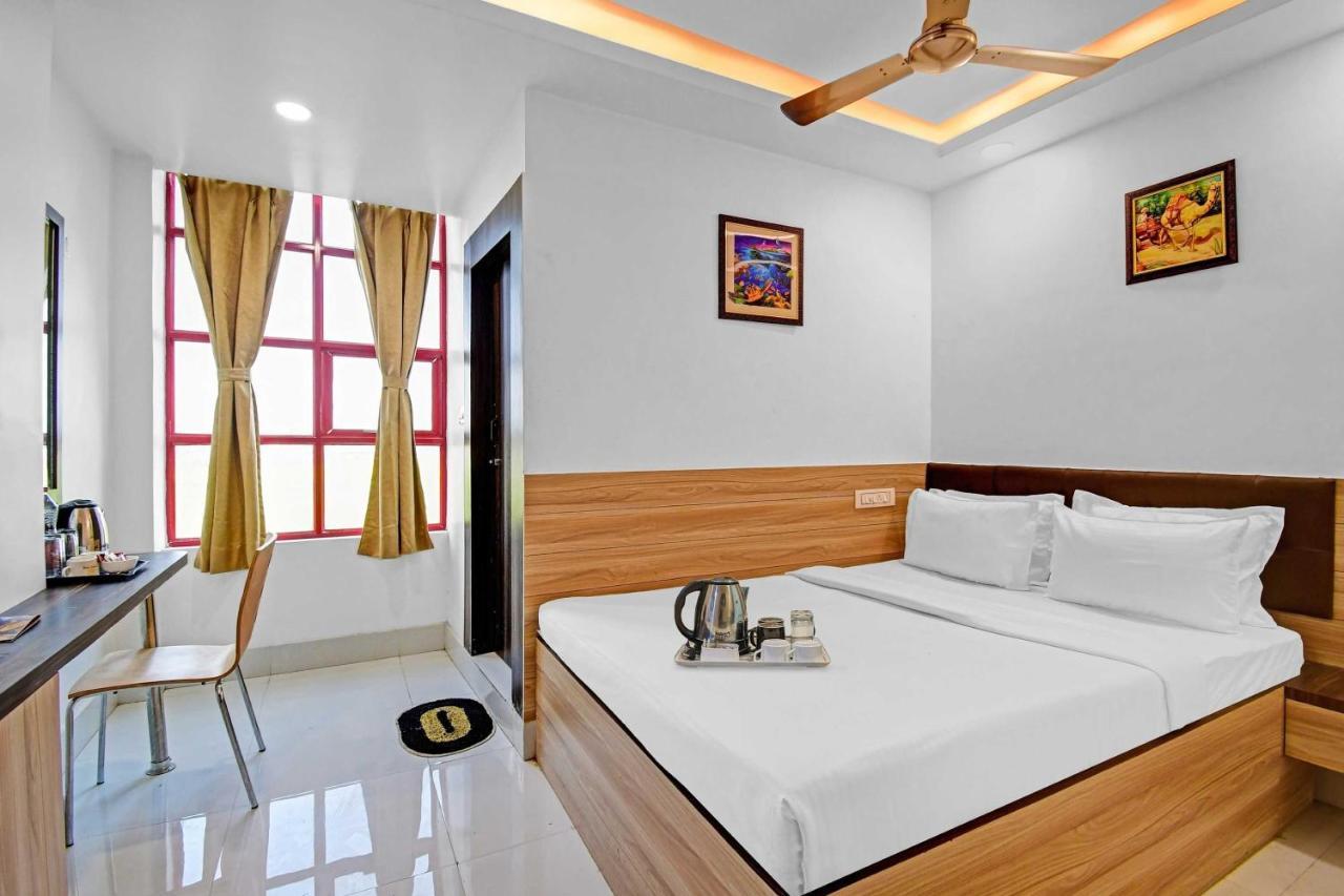 Oyo Townhouse 779 Gods County Hotel Tarapith Exterior photo